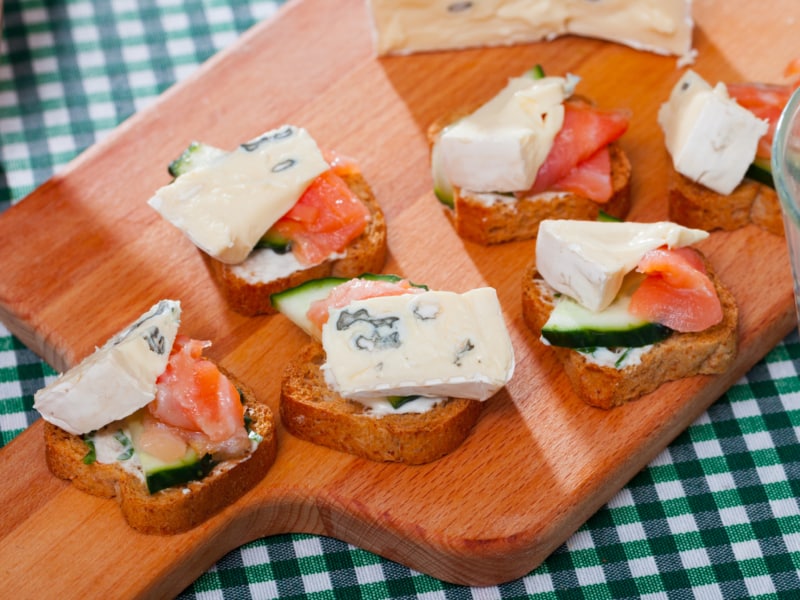 Recette Tartines au concombre et saumon fumé