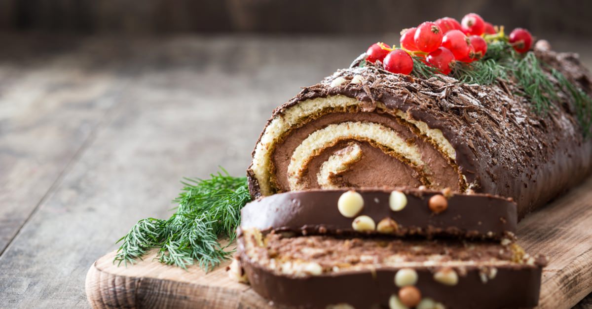 Bûche de Noël au chocolat façon trianon ou Royal - Nad_recettedumonde   Recette dessert noel, Buche de noel chocolat, Bûche de noël recette facile